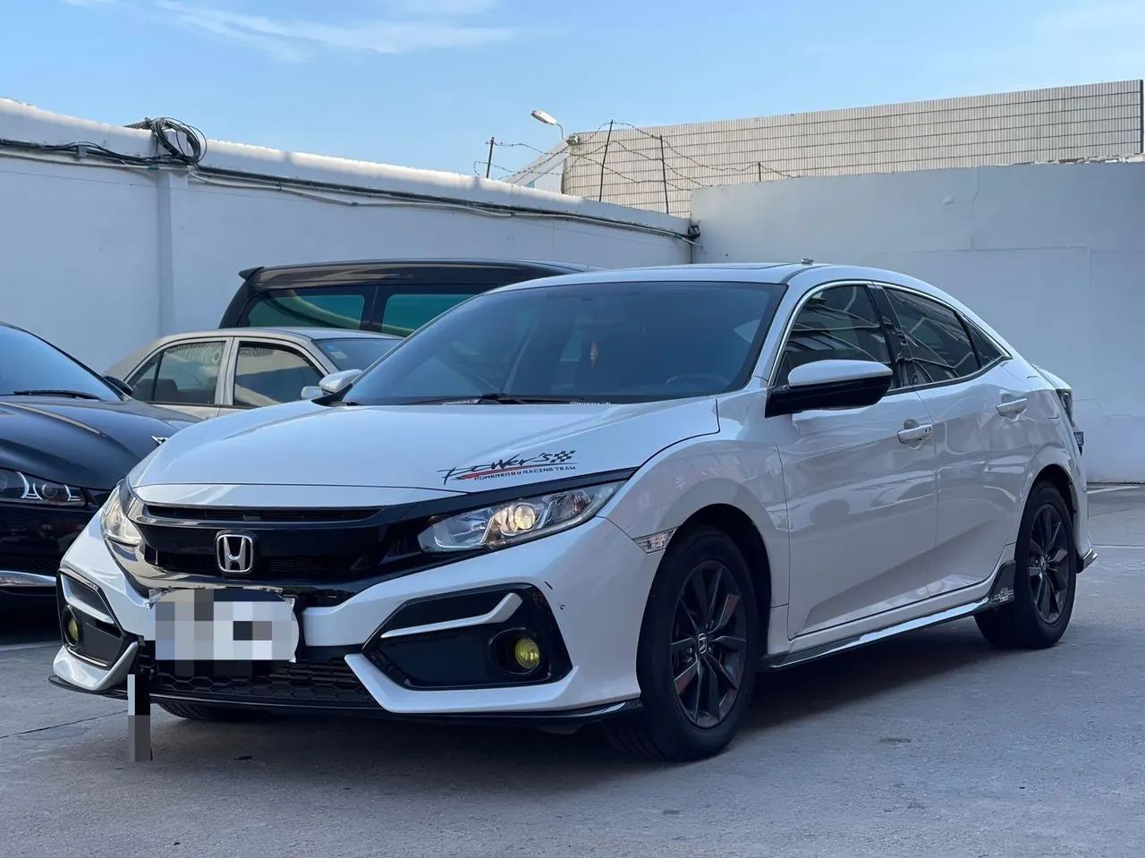 Открыть галерею: Honda 2021 Civic Hatchback 1.5T Stepless 220TURBO New Sharp Control Automatic Gear