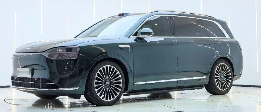 AITO 2025 AITO M9 extended range Ultra version 52kWh6 seat version automatic gear - View 1