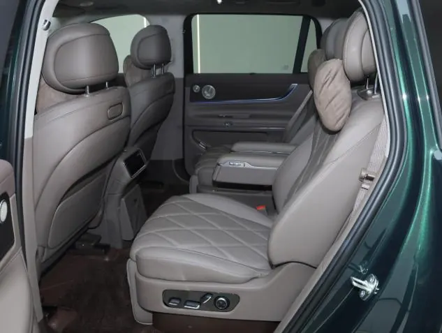 AITO 2025 AITO M9 extended range Ultra version 52kWh6 seat version automatic gear 4