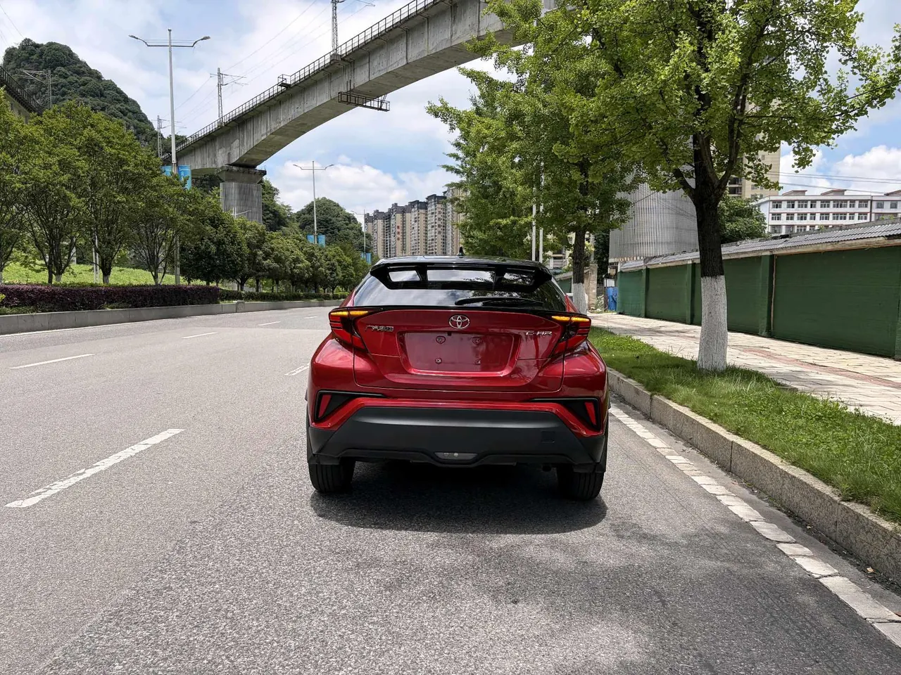 Toyota 2021 C- HR 2.0 Stepless Deluxe Edition Automatic Gear 2