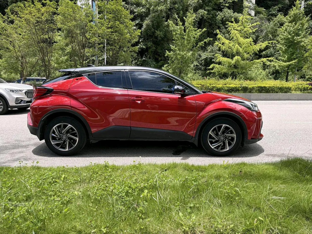 Toyota 2021 C- HR 2.0 Stepless Deluxe Edition Automatic Gear 3