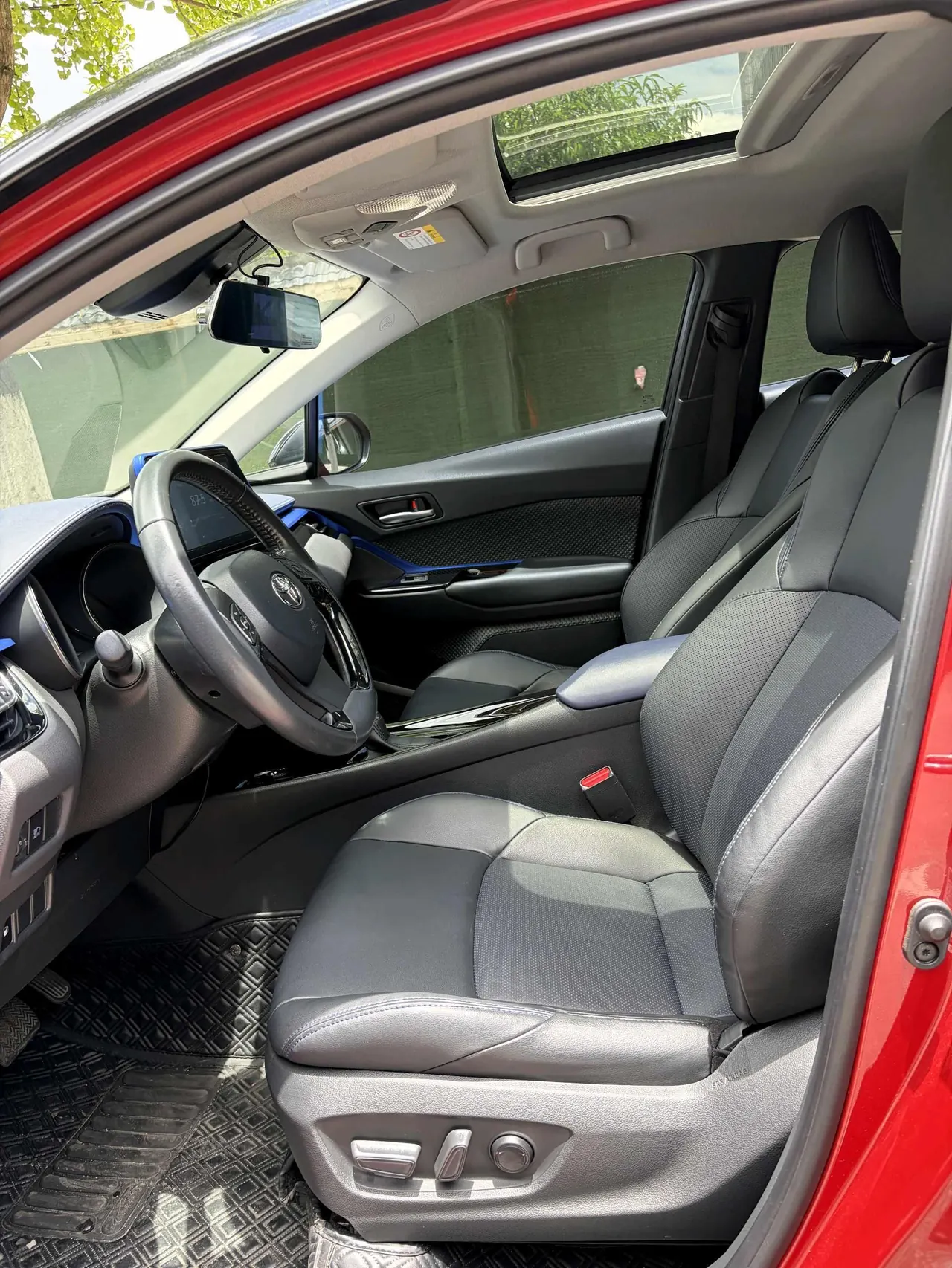 Toyota 2021 C- HR 2.0 Stepless Deluxe Edition Automatic Gear 4