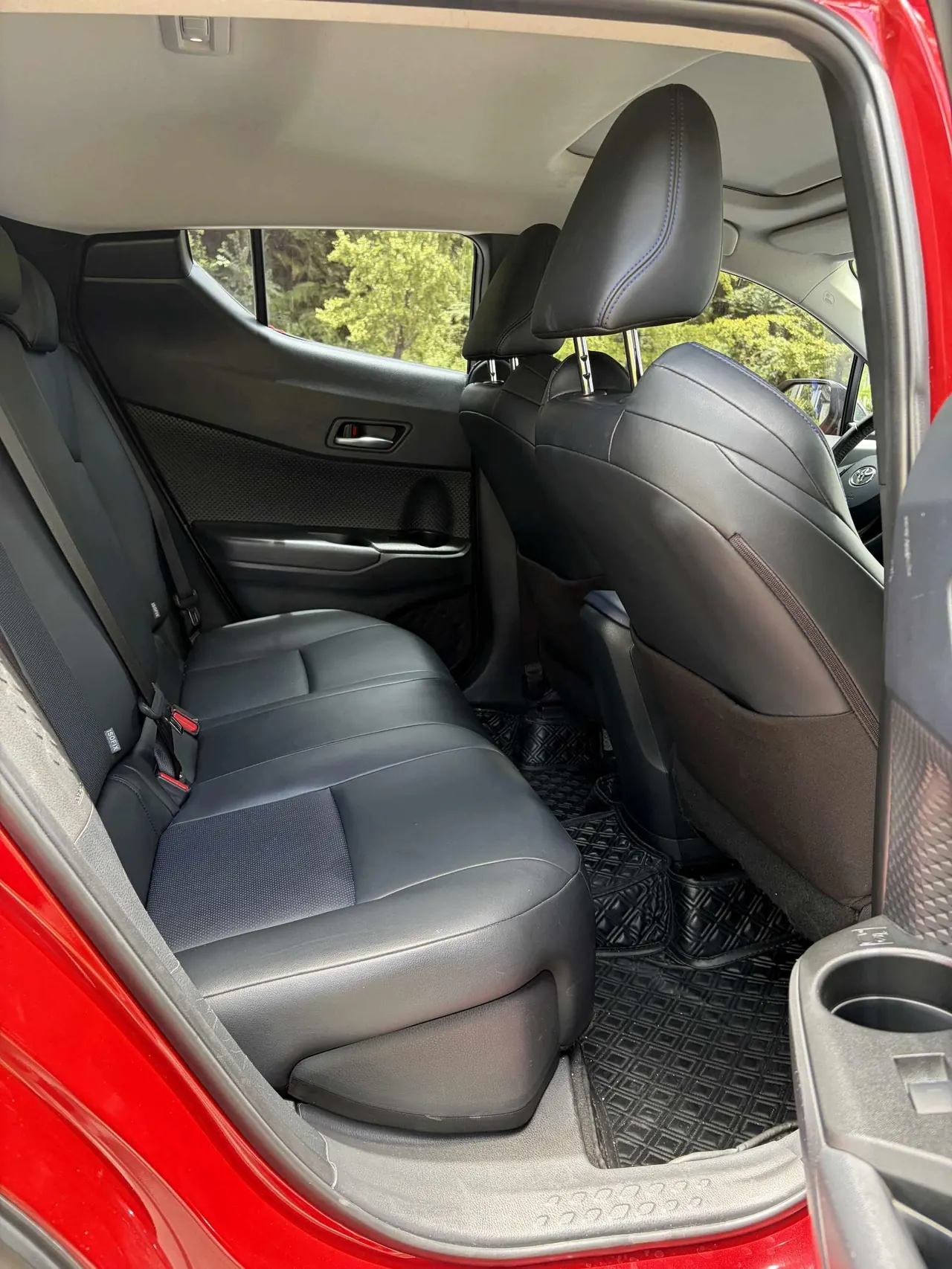 Toyota 2021 C- HR 2.0 Stepless Deluxe Edition Automatic Gear 6