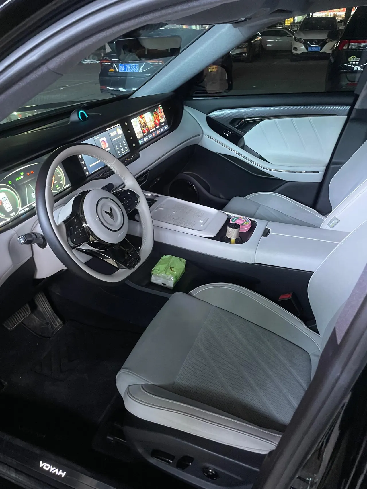 Voyah 2025 FREE 318 259km Four-wheel Drive Exploration Edition Automatic Gear 3