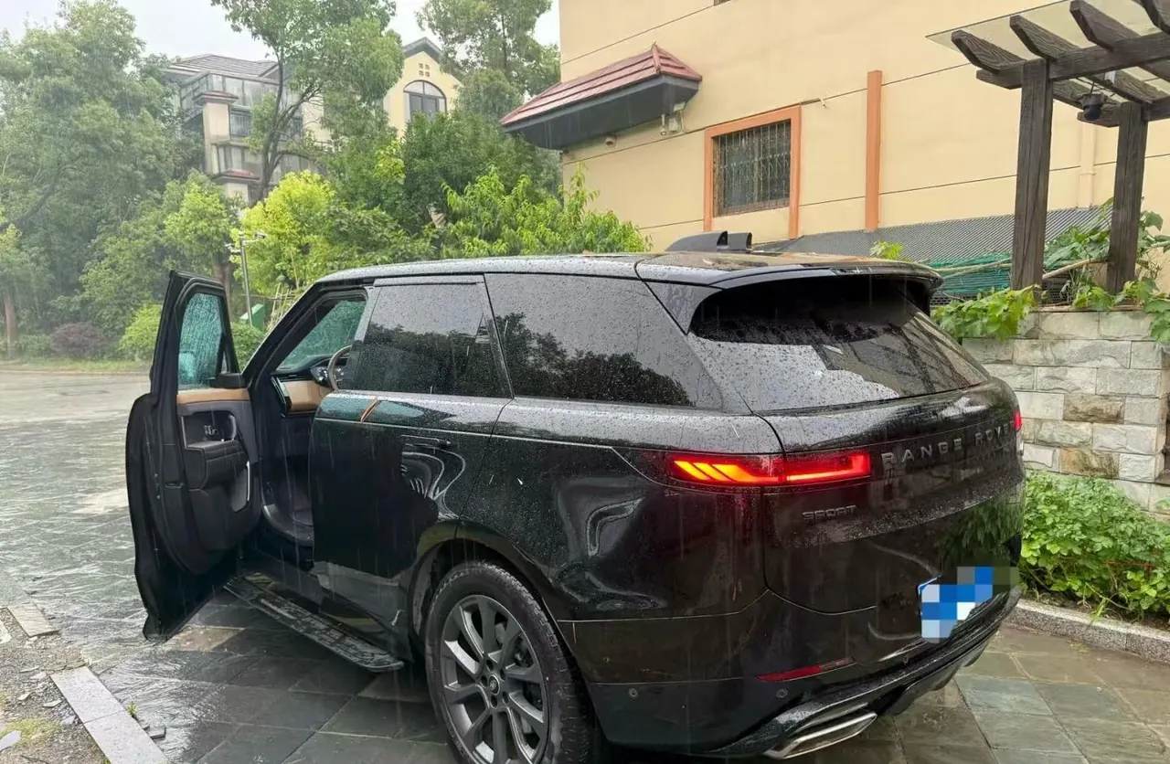 Land Rover Range Rover Sport Edition (Imported) 2023 Range Rover Sport Edition 48V 3.0T P400 Dynamic SE Automatic Gear 5