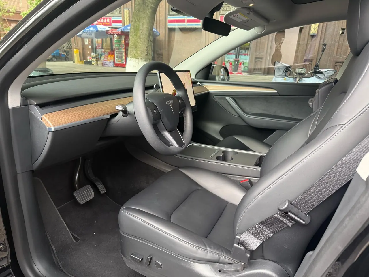 Tesla 2022 Model Y rear-wheel drive version automatic transmission 3