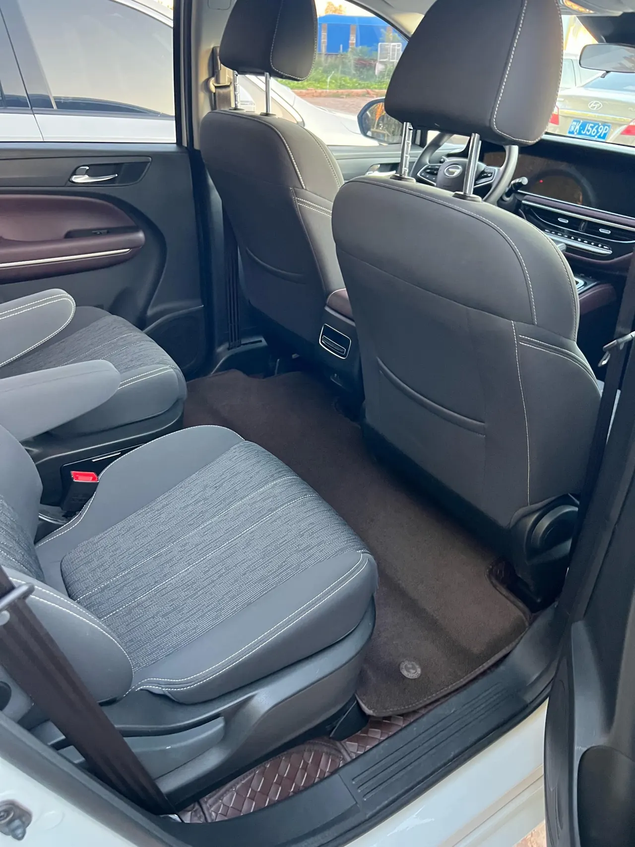 Chuanqi 2021 M6 1.5T 270T Deluxe Edition 7-seat Automatic Gear 6