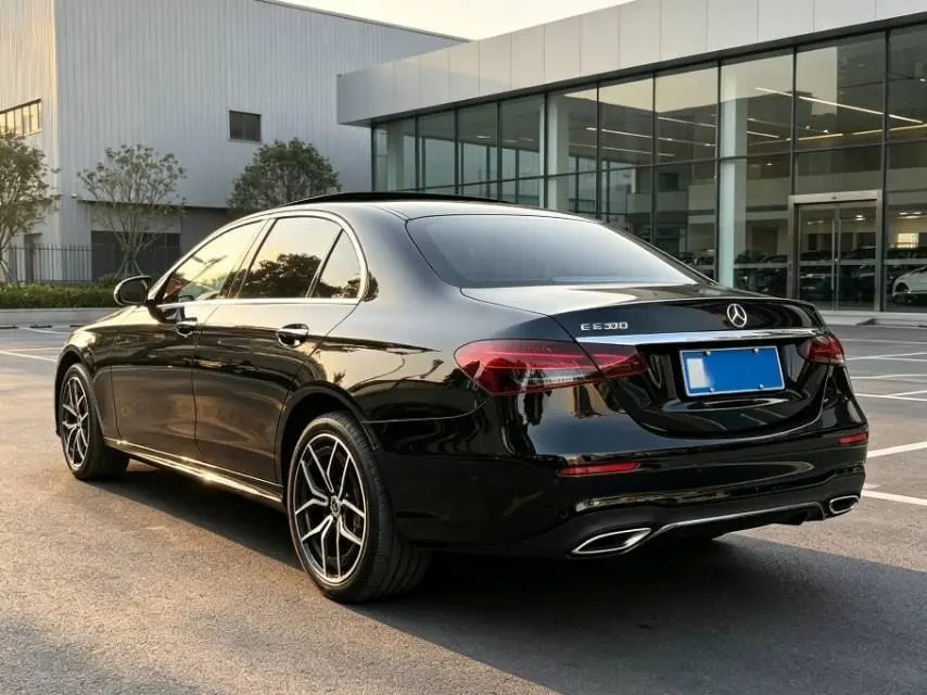 Mercedes Benz E-Class (Imported) 2022 E 300 2.0T Luxury Sports Edition Automatic Gear 3