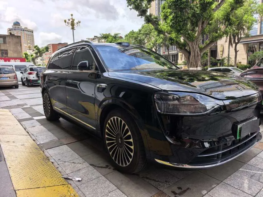 AITO 2025 AITO M9 extended range Ultra version 52kWh5 seat version automatic gear 3