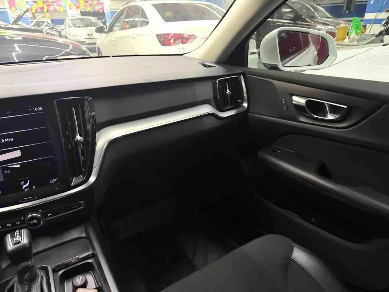 Volvo 2021 S60 2.0T T3 Zhixing Deluxe Edition Automatic Gear 7
