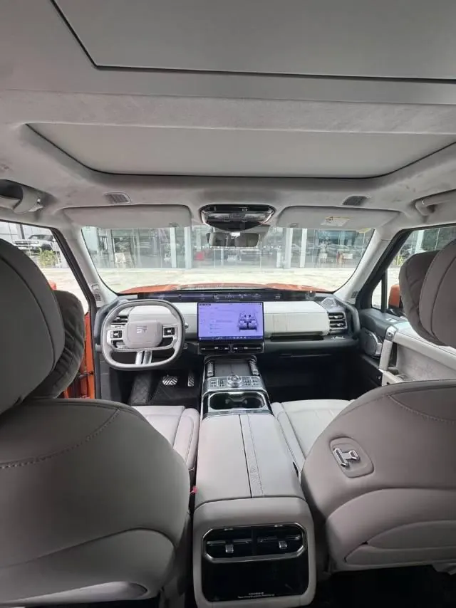 Jetour vertical and horizontal 2025 G700 CDM-O 2.0T enjoy the version of 6 automatic gear 2