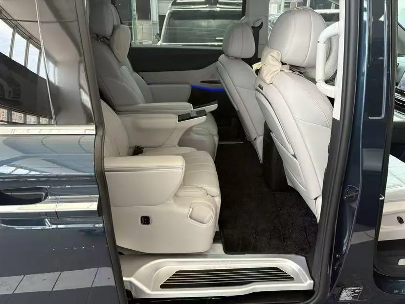 Voyah 2025 Model Dreamer PHEV 1.5T Four-Wheel-Drive Excellence Kunpeng Version Automatic Transmission 2