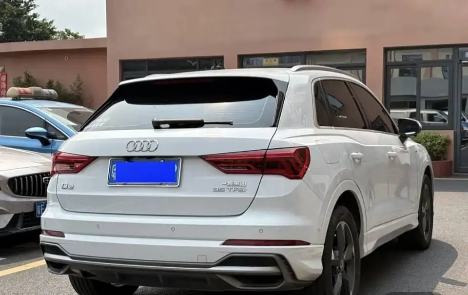 Audi 2021 Q3 1.4TFSI 35TFSI into the life version of automatic gear 2
