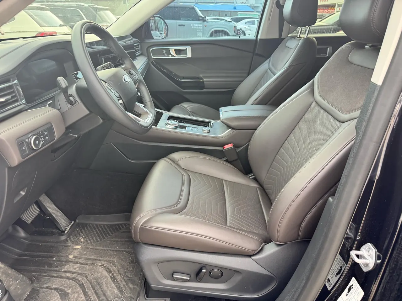 Ford 2025 Explorer 2.3T EcoBoost Four-wheel Drive Titanium Edition 6-seat Automatic Gear 3