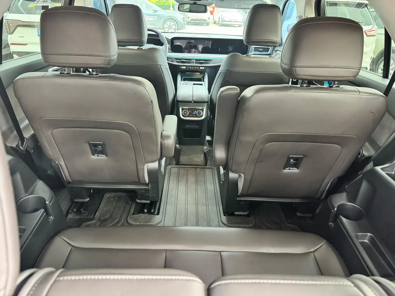 Ford 2025 Explorer 2.3T EcoBoost Four-wheel Drive Titanium Edition 6-seat Automatic Gear 5