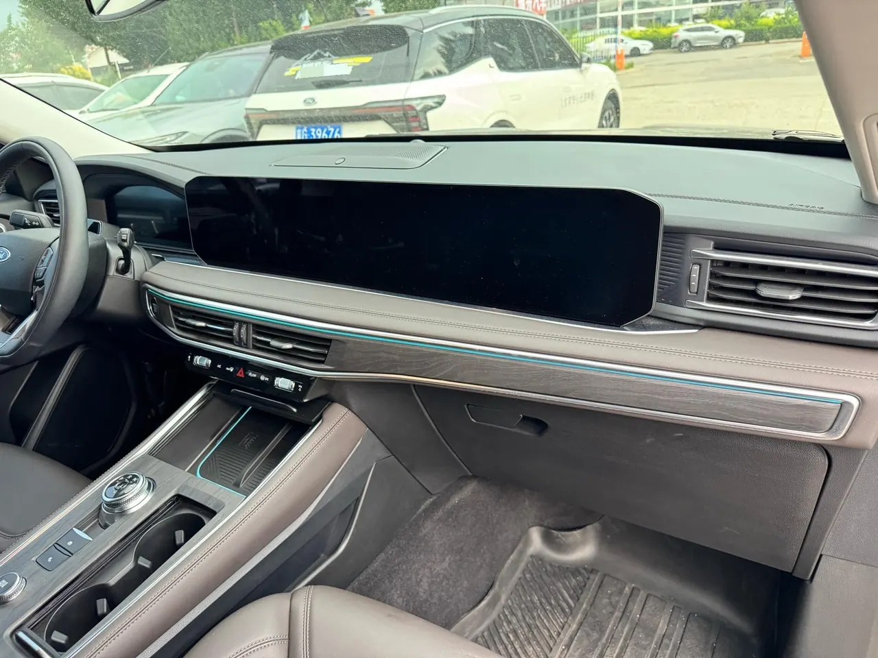 Ford 2025 Explorer 2.3T EcoBoost Four-wheel Drive Titanium Edition 6-seat Automatic Gear 9