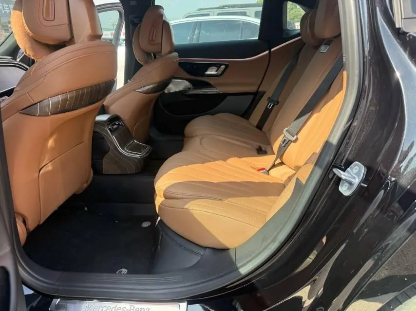 Mercedes Benz E Class 2025 E 260 L 48V 2.0T Automatic 3
