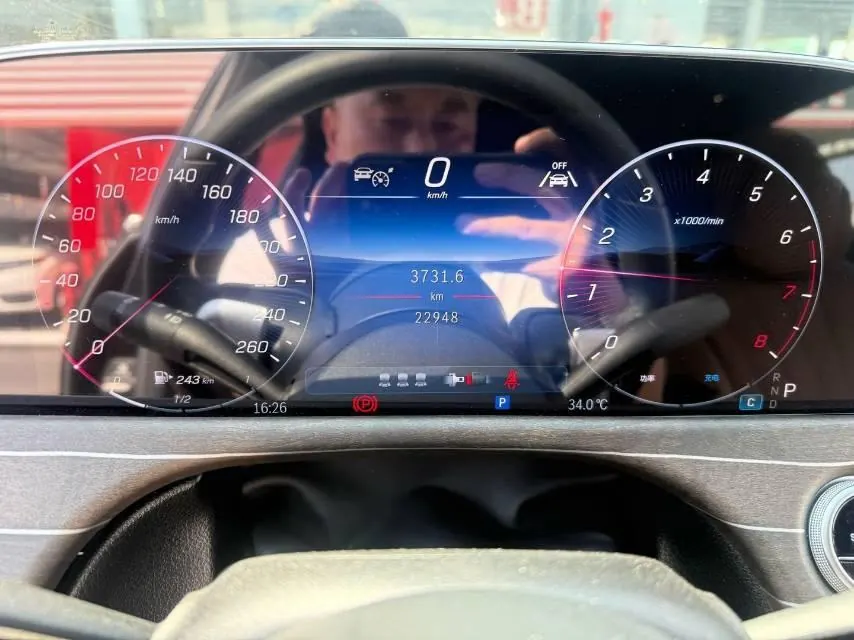 Mercedes Benz E Class 2025 E 260 L 48V 2.0T Automatic 6
