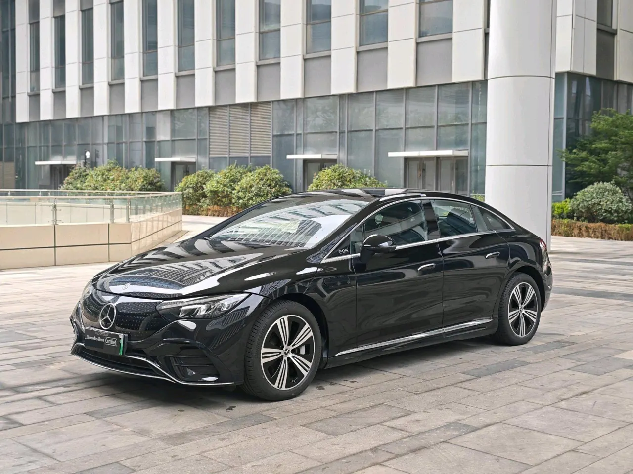 打开图片灯箱:Mercedes Benz 2025 EQE 500 4MATIC EQE 500 4MATIC Pioneer Edition Automatic Gear