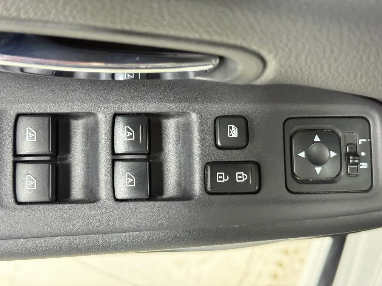 Mitsubishi 2021 Outlander 2.0 Stepless Two-Drive Smooth Edition 5-seat (Changed) Automatic Gear 14