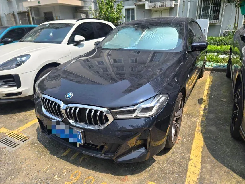 Открыть галерею: BMW 6 Series GT (Imported) 2022 GT 630i 2.0T M Sports Suit Automatic Gear