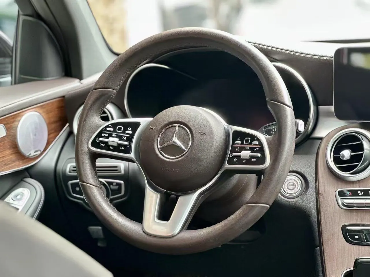 Mercedes Benz 2022 GLC 300 L 4MATIC 2.0T Dynamic (Modified) Automatic Gear 3