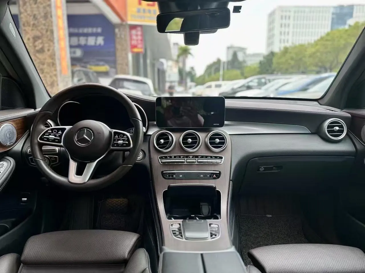Mercedes Benz 2022 GLC 300 L 4MATIC 2.0T Dynamic (Modified) Automatic Gear 8