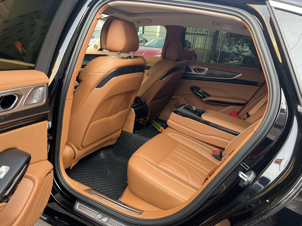 HongQi 2025 H9 48V 2.0T Two-Drive Flag Enjoy Deluxe Business Edition 5-seat Automatic Gear 2