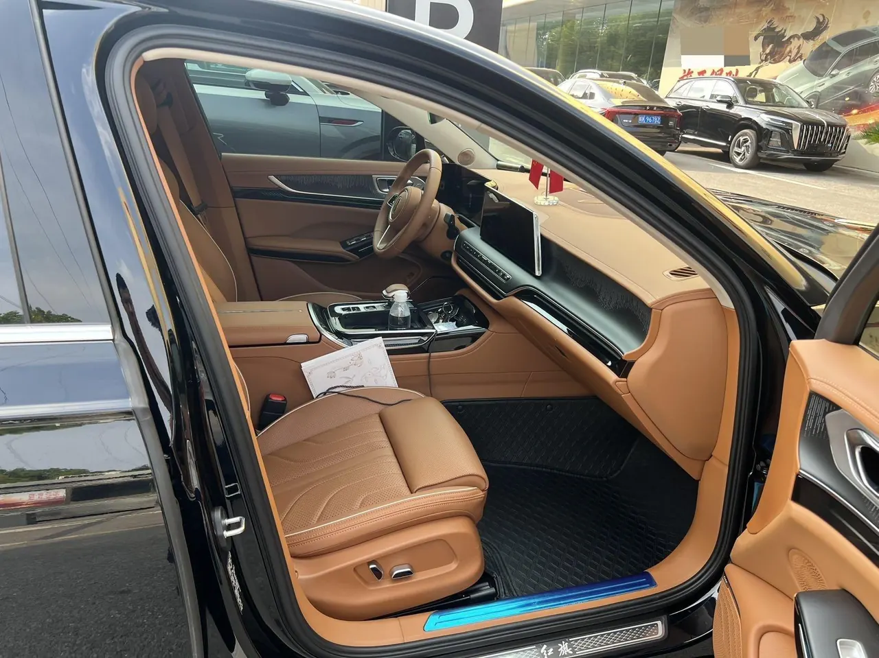 HongQi 2025 H9 48V 2.0T Two-Drive Flag Enjoy Deluxe Business Edition 5-seat Automatic Gear 4