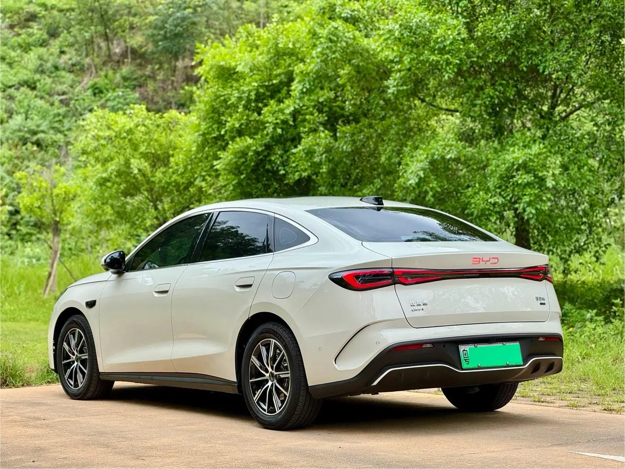 BYD 2025 seals 06 DM-i 1.5 stepless smart driving version 120KM honorable automatic gear 3