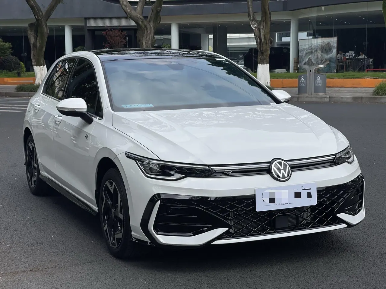 Volkswagen 2025 Golf 8 R-Line 1.5TSI 300TSI (Modified) Automatic Gear 3