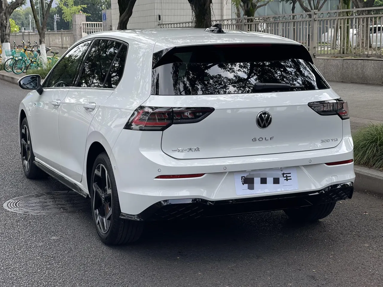 Volkswagen 2025 Golf 8 R-Line 1.5TSI 300TSI (Modified) Automatic Gear 9