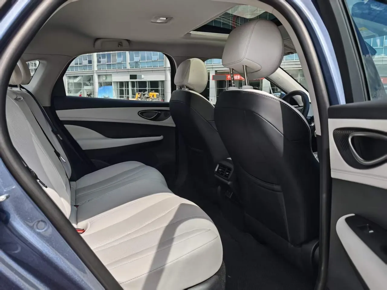BYD 2025 seals 05 DM-i 1.5 stepless smart driving version 120KM flagship automatic gear 3