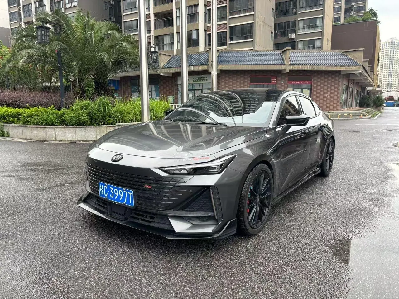 ChangAn 2022 UNI-V 1.5T Sports Edition Automatic - View 1