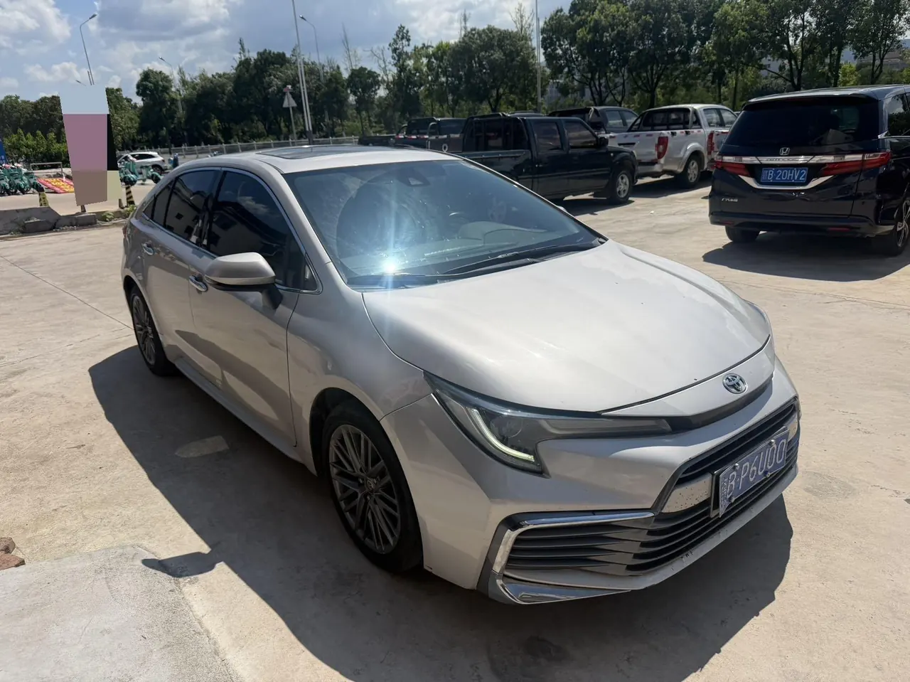 Toyota 2023 Lingshang 2.0 Stepless Distinguished Edition Automatic Gear 2