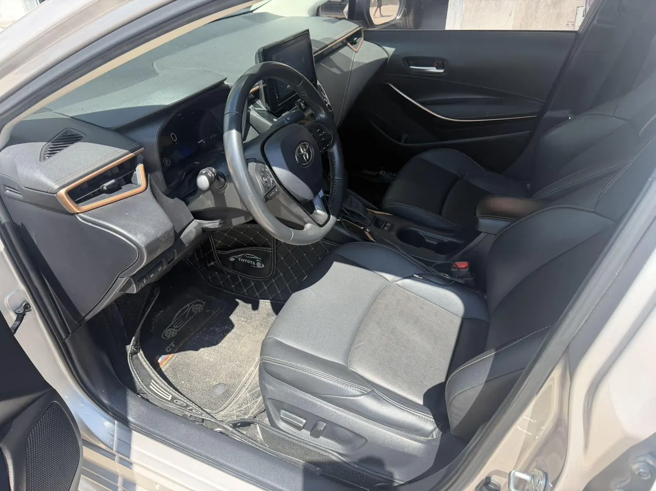 Toyota 2023 Lingshang 2.0 Stepless Distinguished Edition Automatic Gear 4