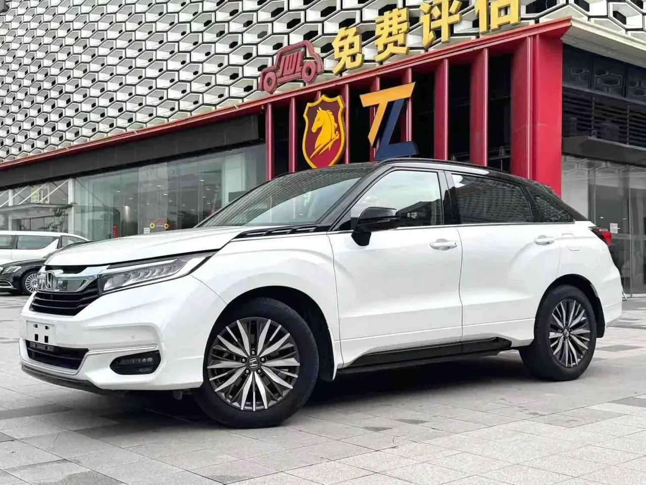 Открыть галерею: Honda 2020 Crown Road 2.0T 370TURBO Four-wheel Drive Extreme Edition Two-color Automatic Gear