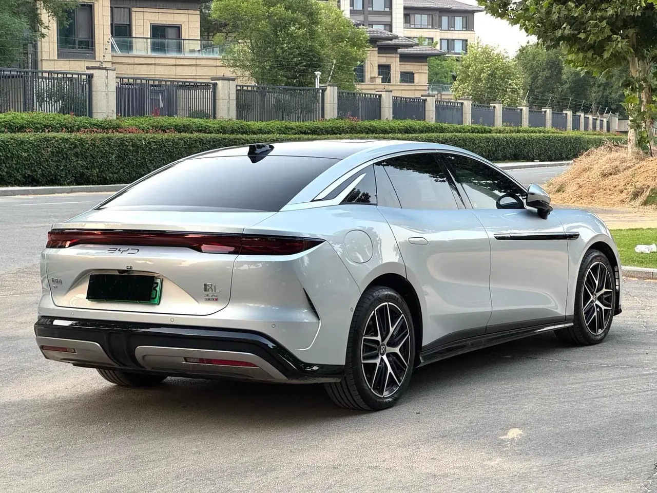 BYD 2025 Han L EV four-wheel drive laser Radar flagship automatic gear 7