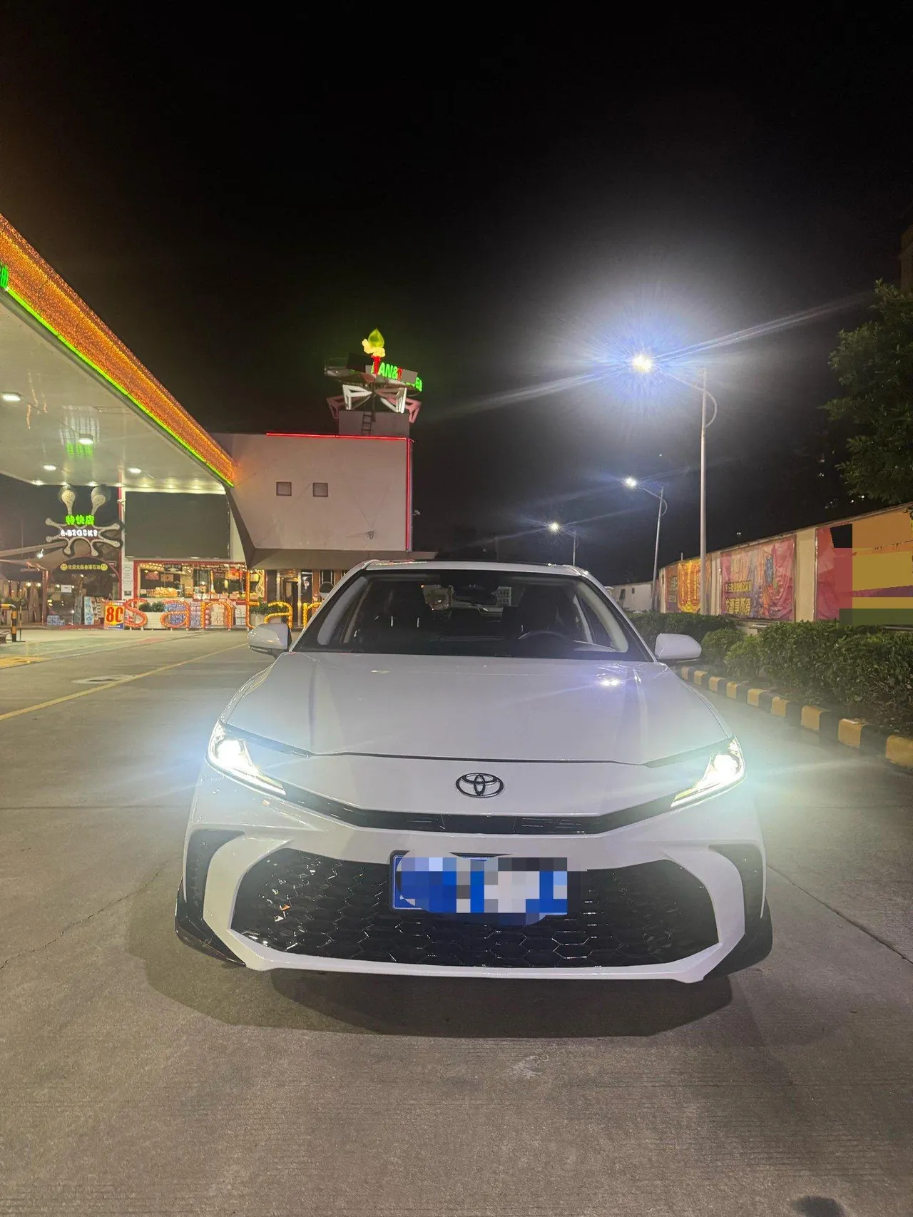Toyota 2025 Camry Dual Engine 2.0HXS Stepless Brilliant Edition Automatic Gear - View 1