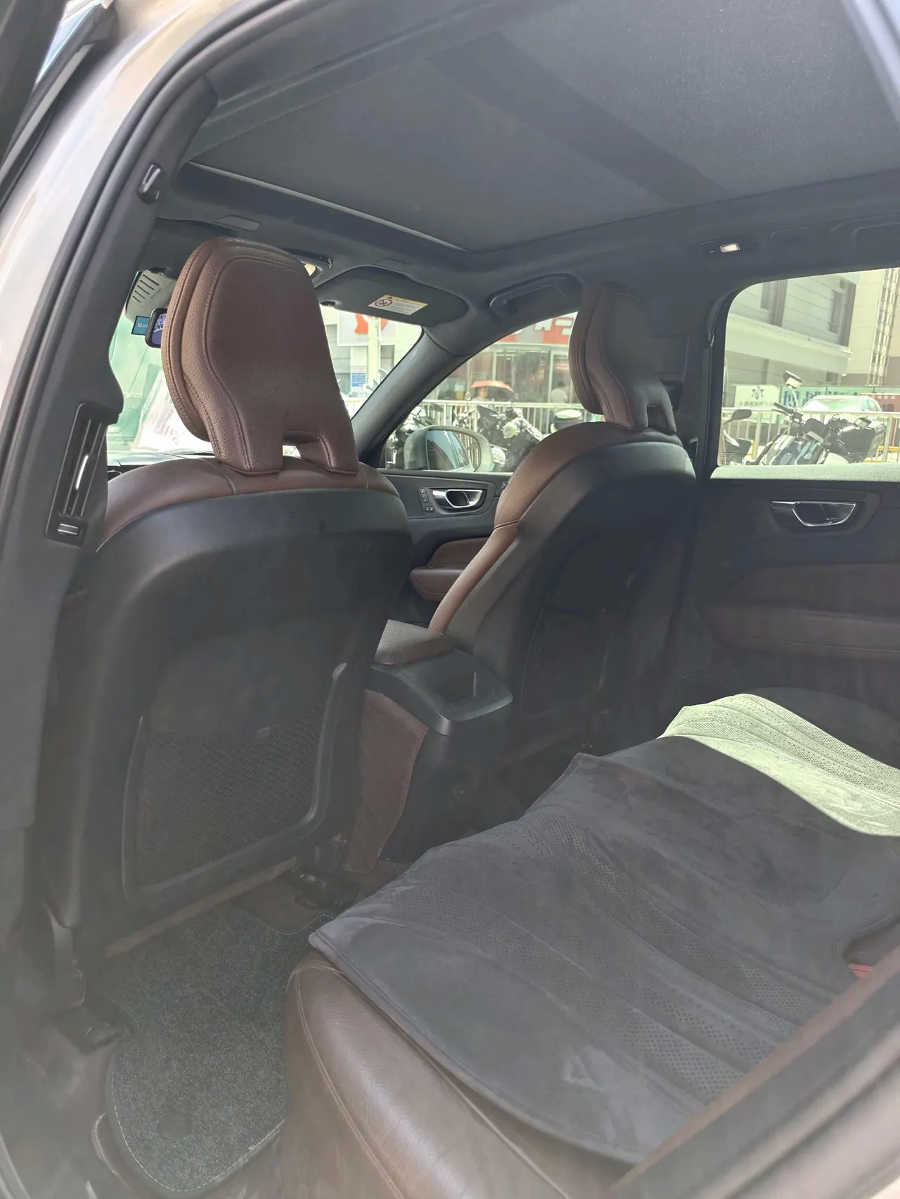 Volvo 2022 XC60 48V 2.0T B5 4-wheel drive Zhiyuan Deluxe Edition Automatic Gear 3