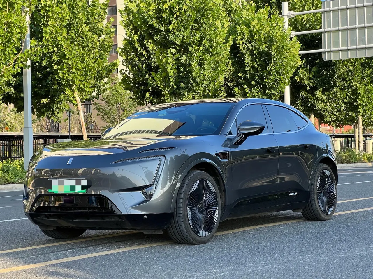 Открыть галерею: Avatr 2023 Avatr 11 HarmonyOS 90 kWh Rear-Wheel-Drive Automatic