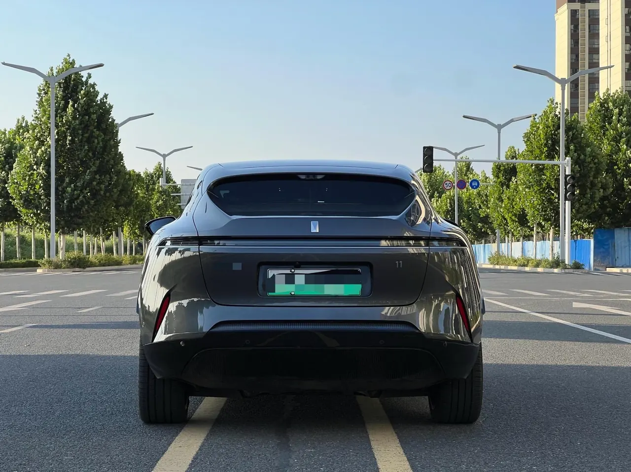 Avatr 2023 Avatr 11 HarmonyOS 90 kWh Rear-Wheel-Drive Automatic 8