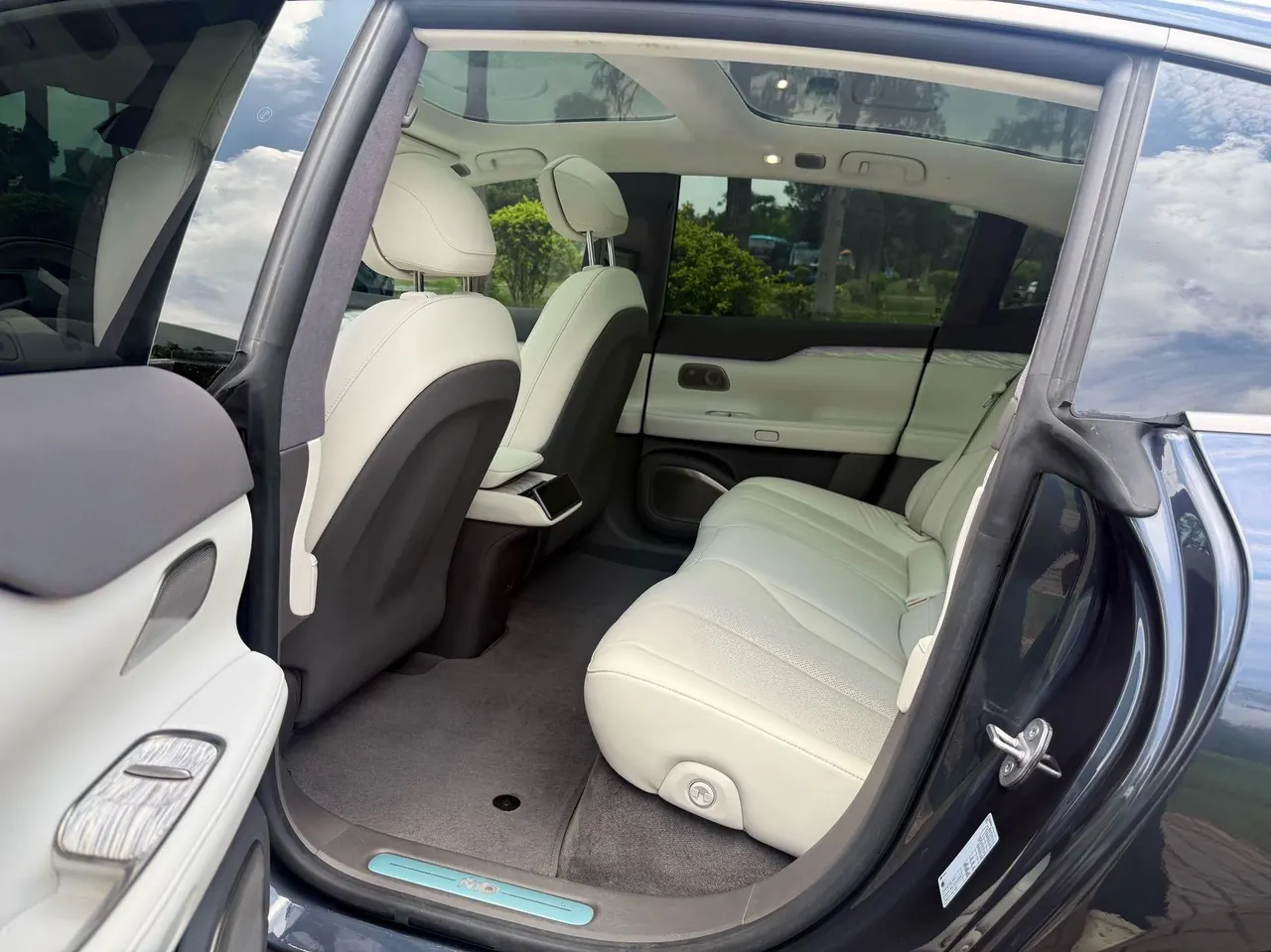 NIO 2022 ET5 75kWh automatic gear 3