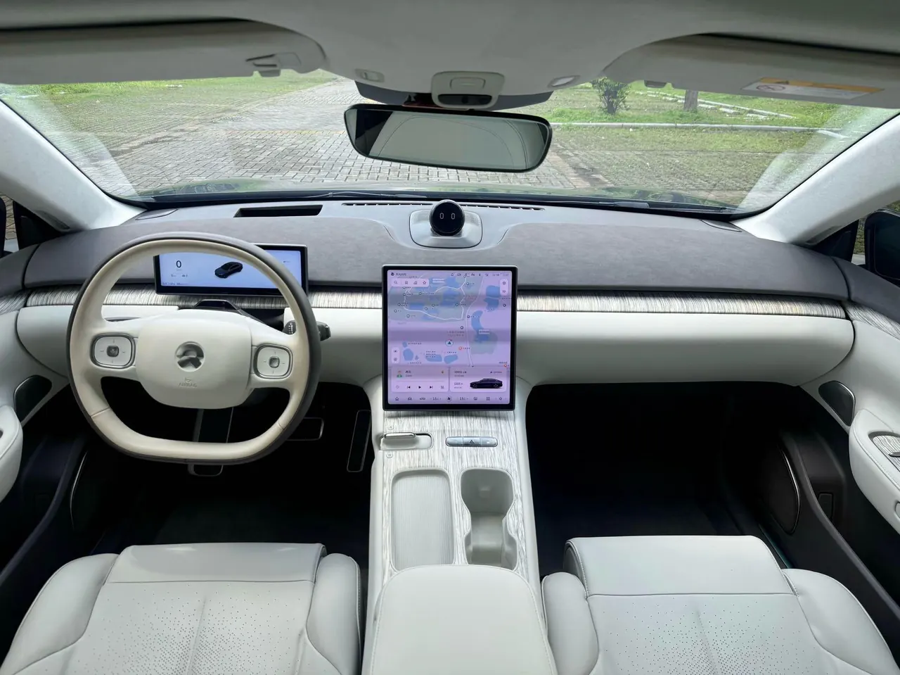 NIO 2022 ET5 75kWh automatic gear 4