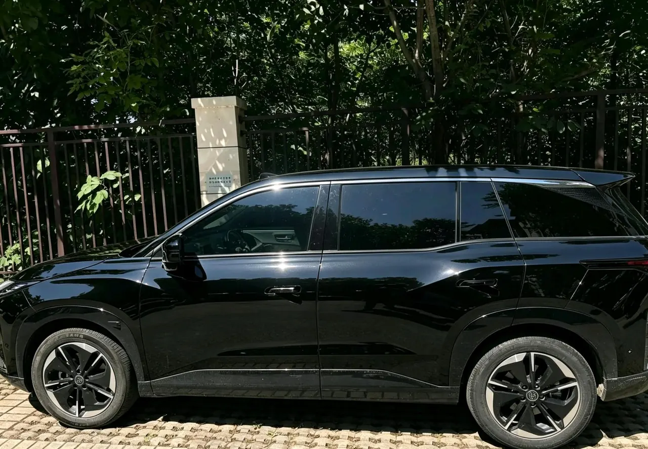 Toyota 2025 Platinum Intelligence 3X 520 Pro Advanced Intelligence Driving Edition Automatic Gear 2