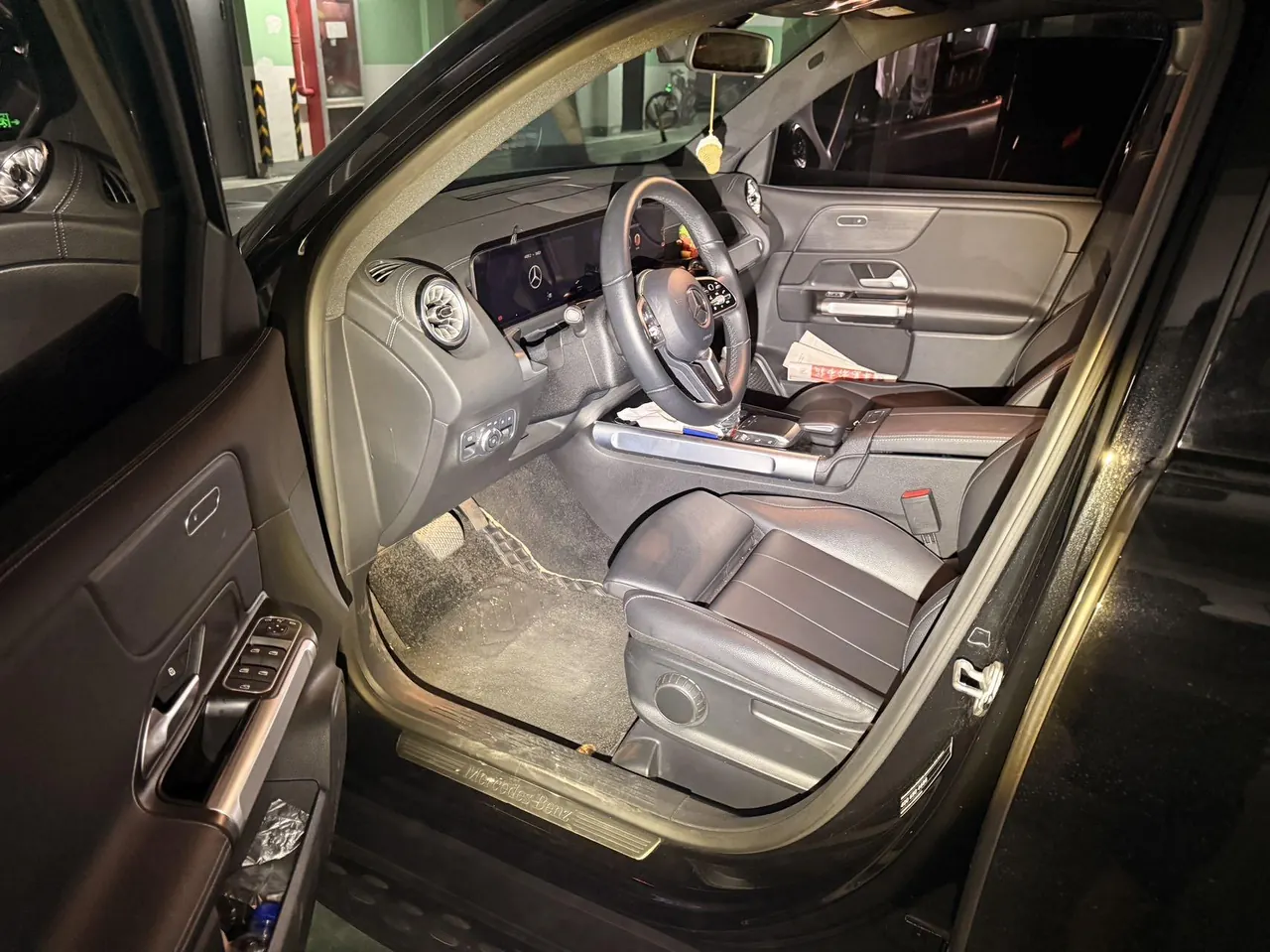 Mercedes Benz 2022 GLB 220 4MATIC 2.0T automatic gear 7