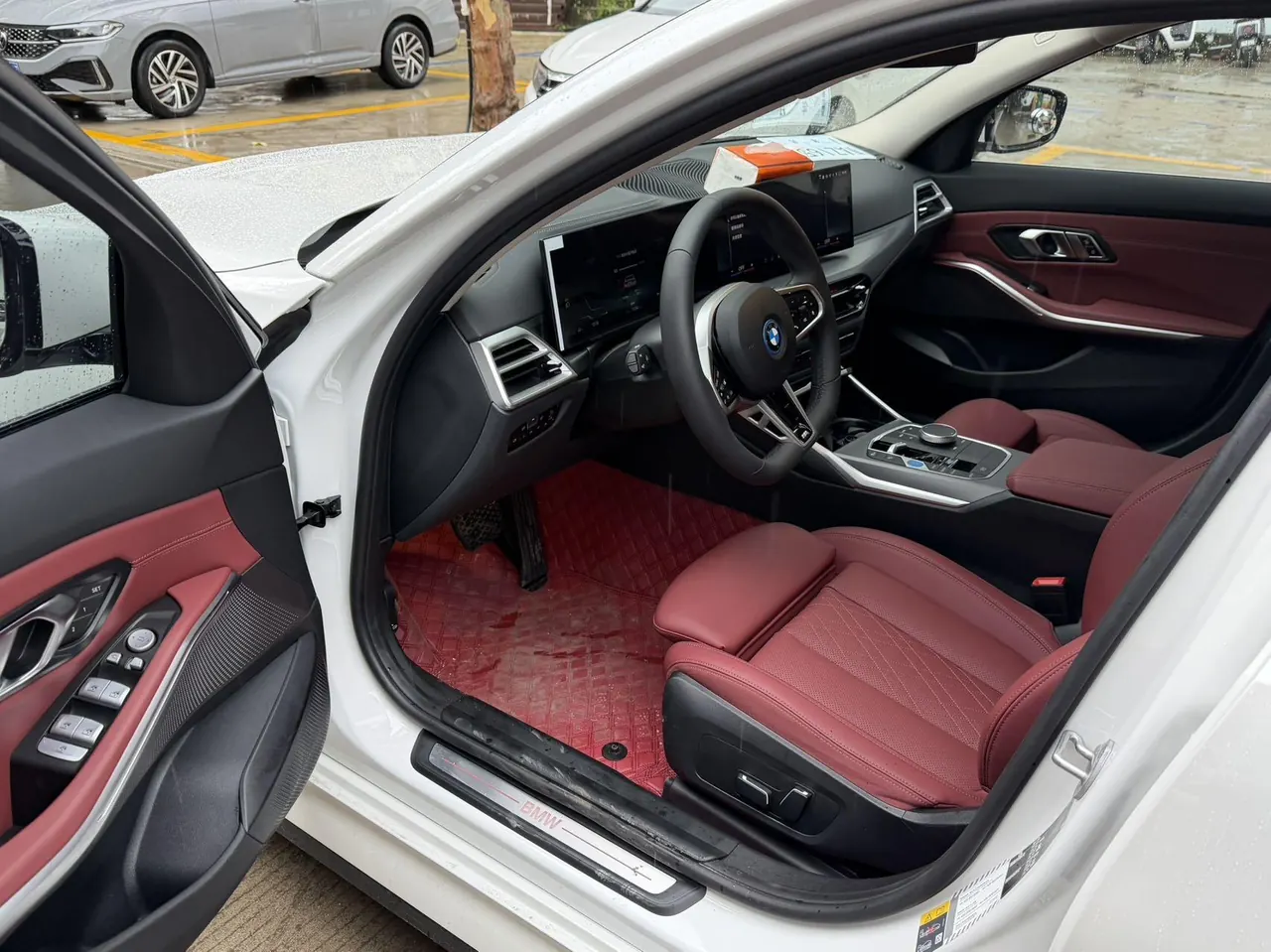 BMW 2025 i3 eDrive 35 L automatic gear 9