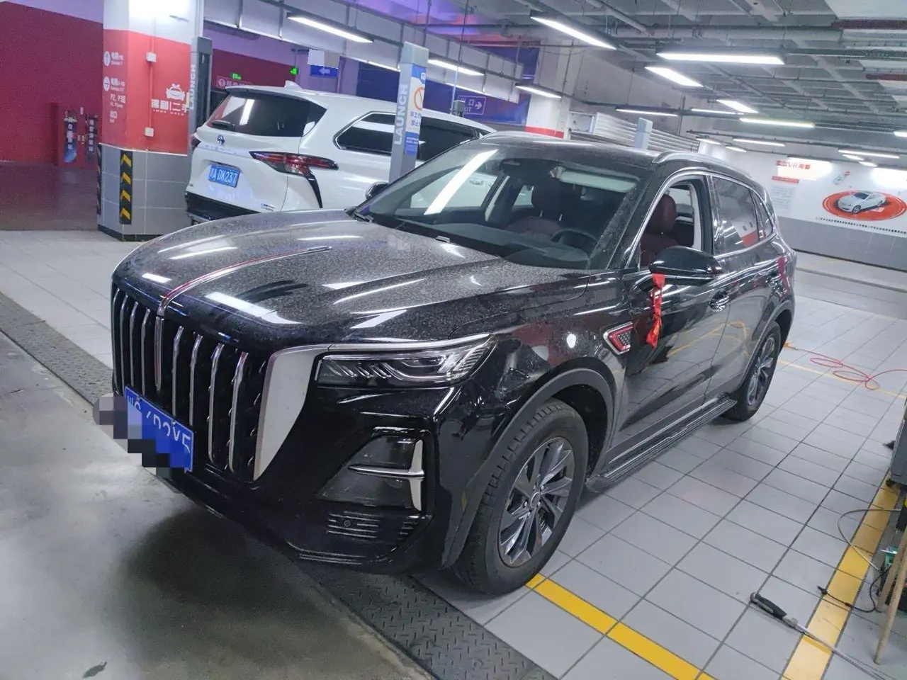 Open image lightbox: HongQi 2025 HS5 2.0T Two-Drive Flag Enjoy Pro Edition Automatic Gear