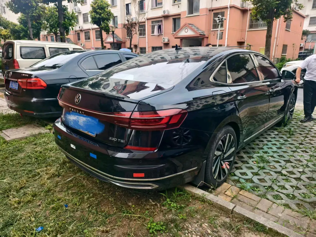 Volkswagen 2022 Passat 2.0TSI 330TSI Elite Edition Automatic 4