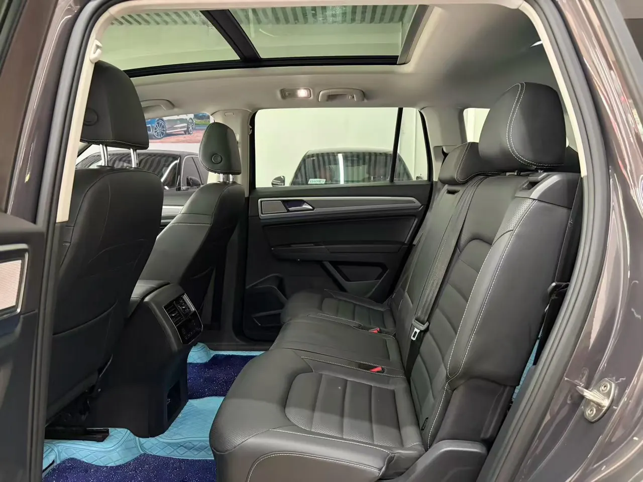 Volkswagen 2020 Tuang 2.0TSI 380TSI Four-wheel Drive Deluxe Edition Automatic Gear 2